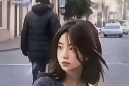 “211毕业当保安”本人已找到新工作曾陷“借母校引流”争议被约谈后遭开除仍视张雪峰为职业榜样 “211毕业当保安”本人已找到新工作曾陷“借母校引流”争议被约谈后遭开除仍视张雪峰为职业榜样